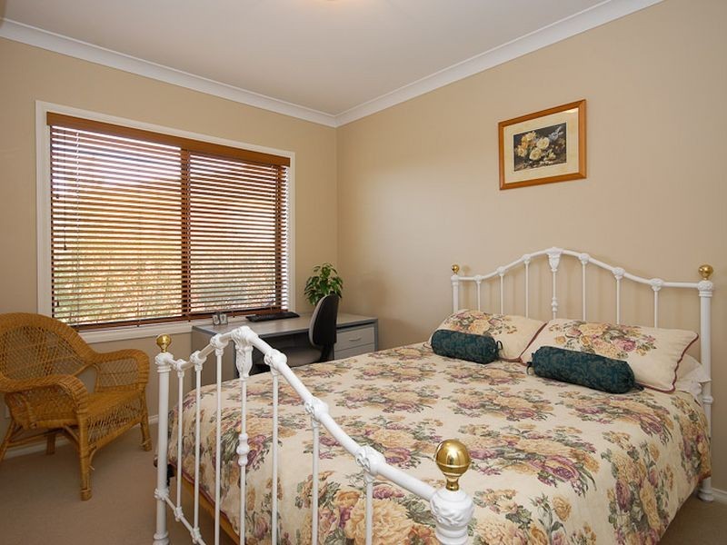 6 Tudor Avenue, Victor Harbor SA 5211