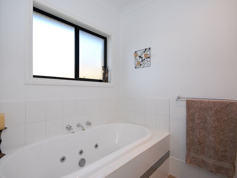 6 Tudor Avenue, Victor Harbor SA 5211