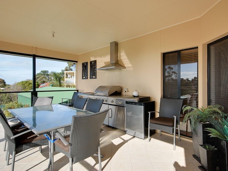 6 Tudor Avenue, Victor Harbor SA 5211