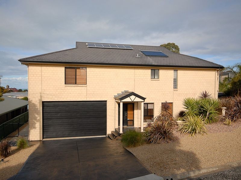 6 Tudor Avenue, Victor Harbor SA 5211