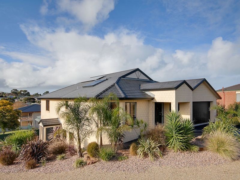 6 Tudor Avenue, Victor Harbor SA 5211