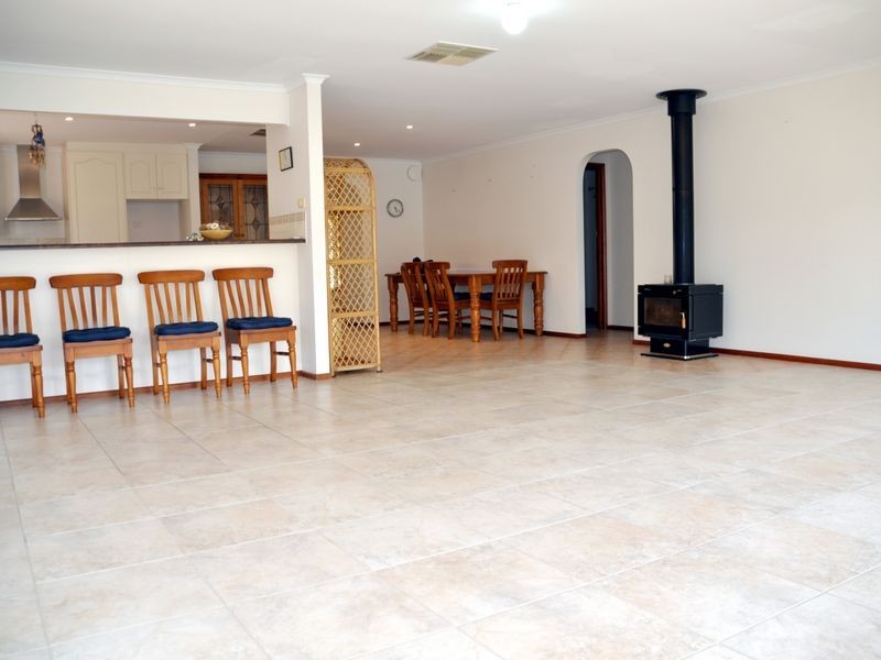 11 Russell Street, Encounter Bay SA 5211