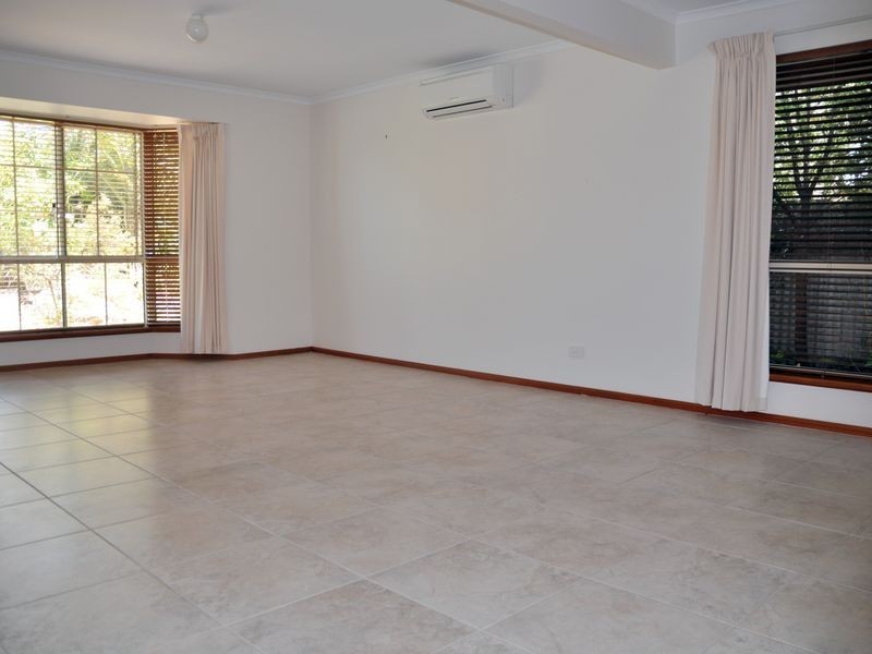 11 Russell Street, Encounter Bay SA 5211