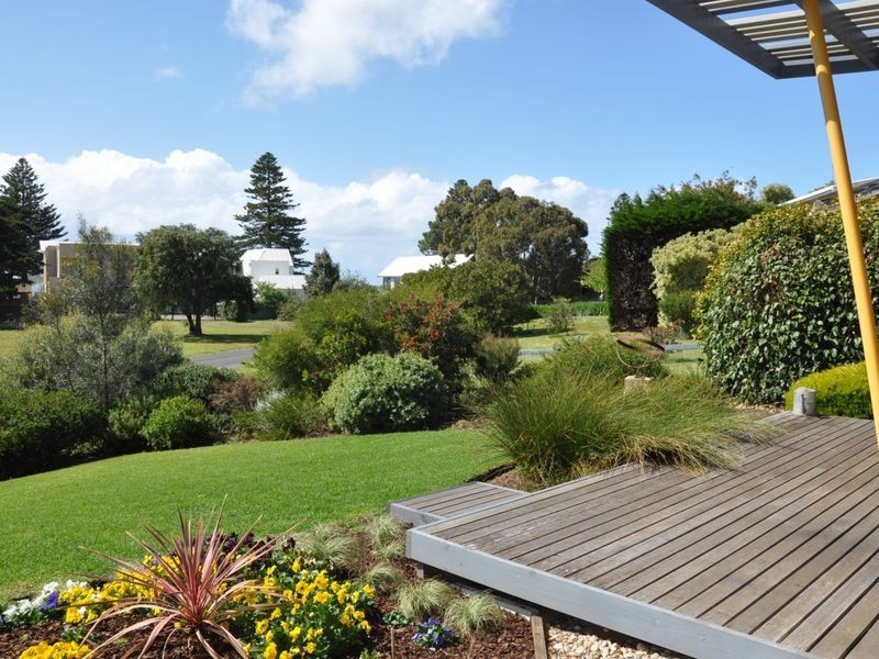 18 Island View Crescent, Encounter Bay SA 5211