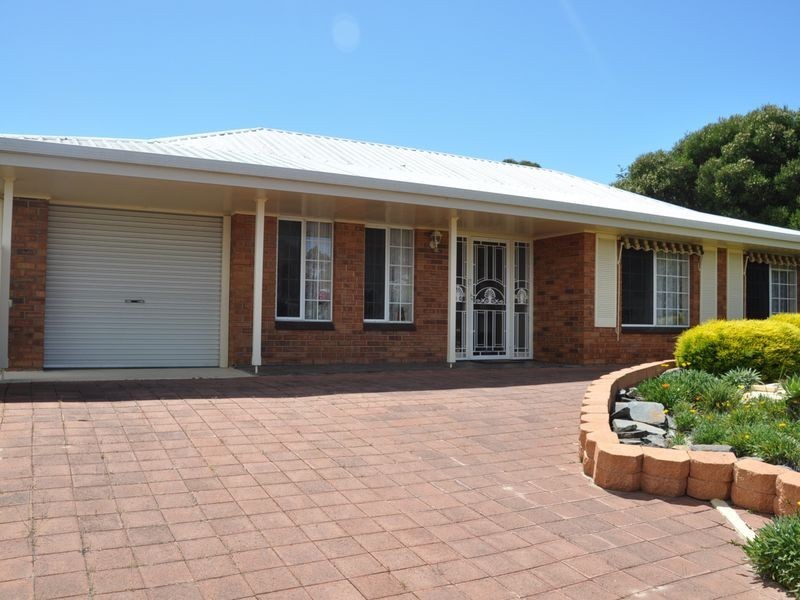 16 James Avenue, Victor Harbor SA 5211