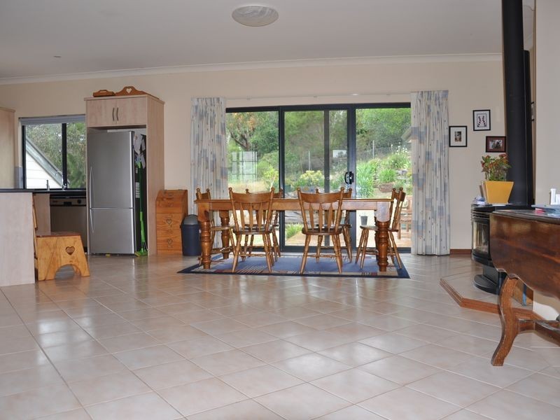 15 Gum Avenue, Victor Harbor SA 5211