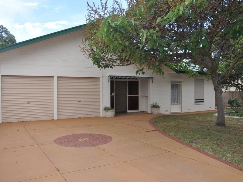 42 Lindsay Street, Victor Harbor SA 5211