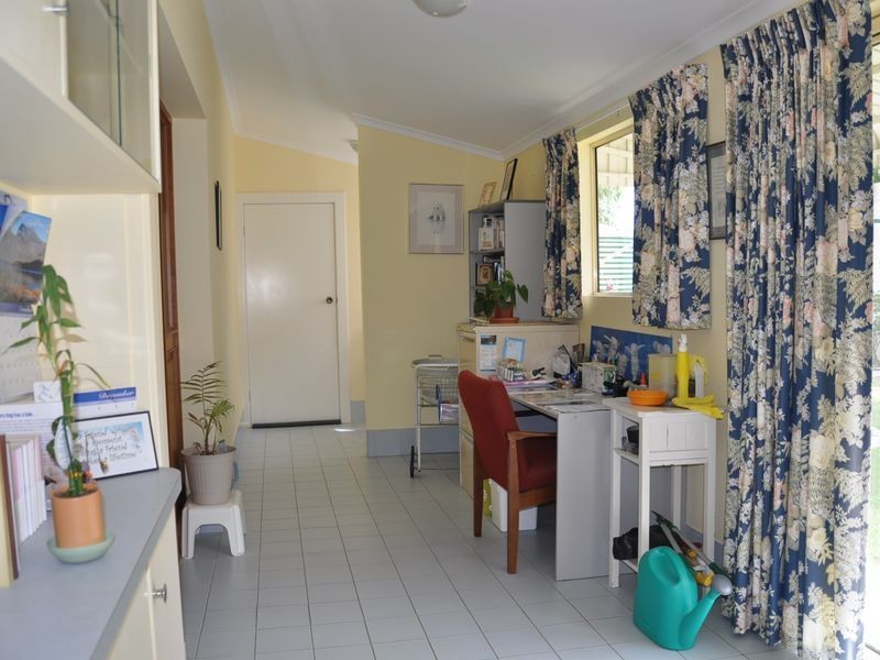 42 Lindsay Street, Victor Harbor SA 5211