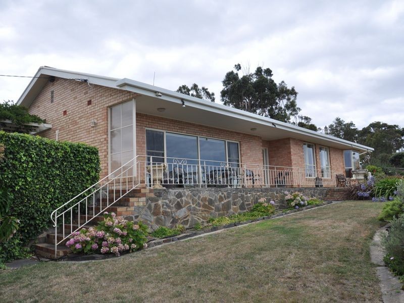 18 Lawson Street, Victor Harbor SA 5211