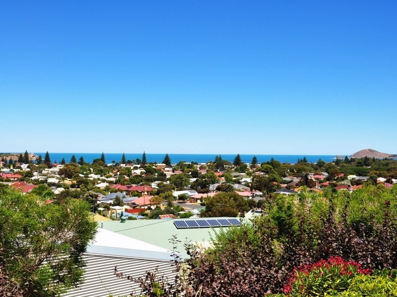 18 Lawson Street, Victor Harbor SA 5211