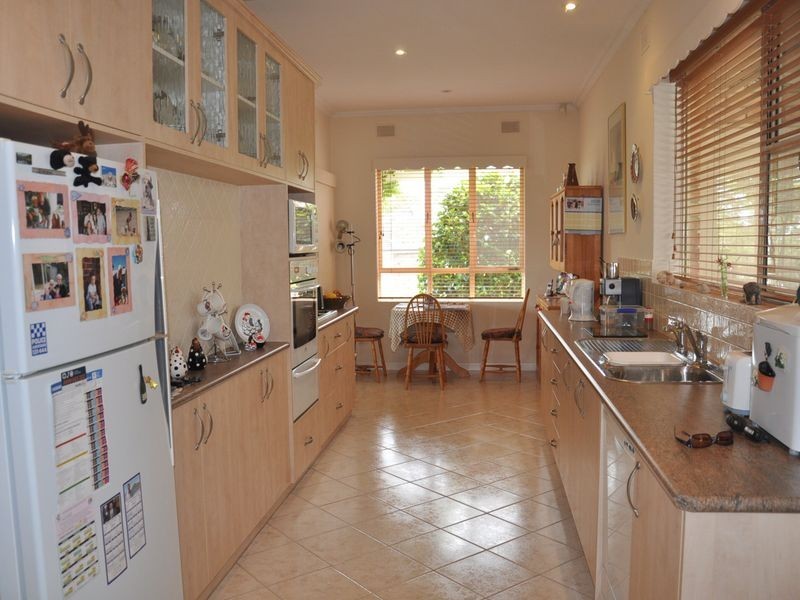 18 Lawson Street, Victor Harbor SA 5211