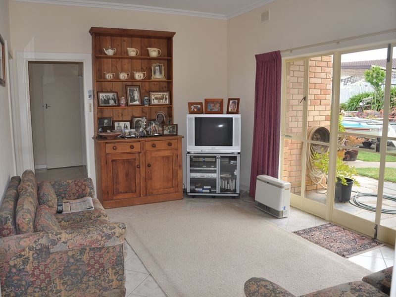 18 Lawson Street, Victor Harbor SA 5211