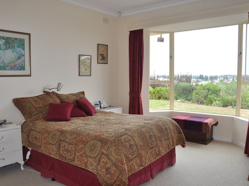 18 Lawson Street, Victor Harbor SA 5211