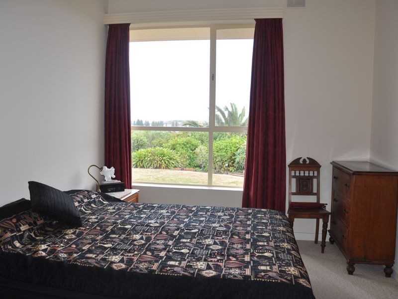 18 Lawson Street, Victor Harbor SA 5211