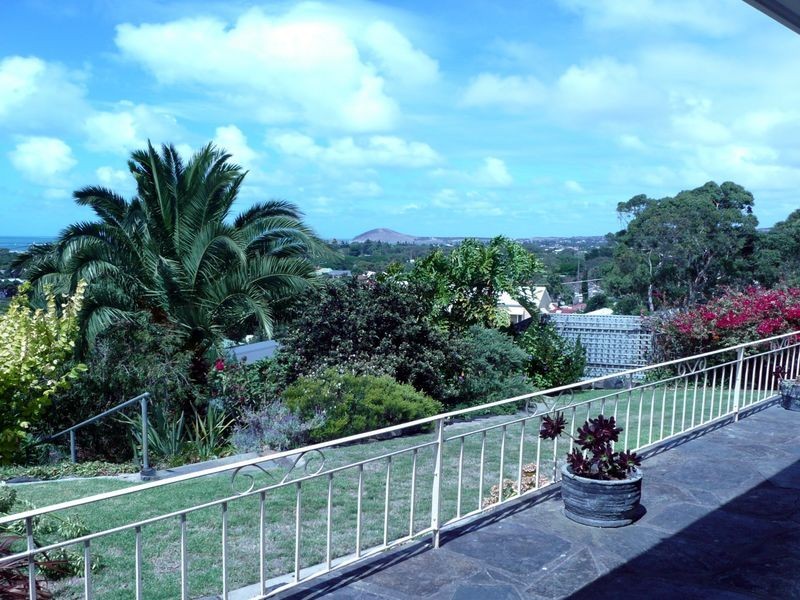 18 Lawson Street, Victor Harbor SA 5211