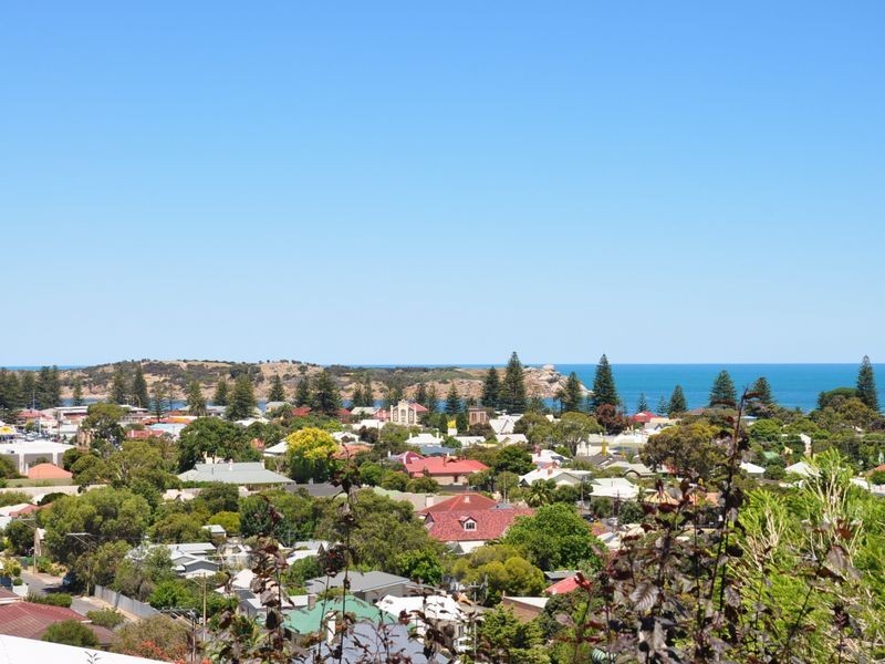 18 Lawson Street, Victor Harbor SA 5211