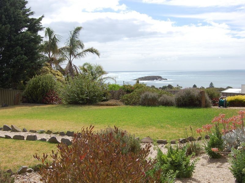 26 Davies Street, Encounter Bay SA 5211