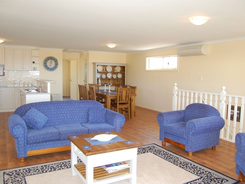 5 Giles Street, Encounter Bay SA 5211