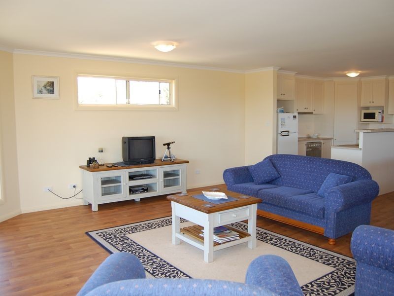 5 Giles Street, Encounter Bay SA 5211