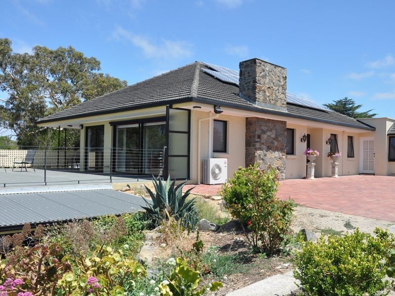 17 Lawson Street, Victor Harbor SA 5211