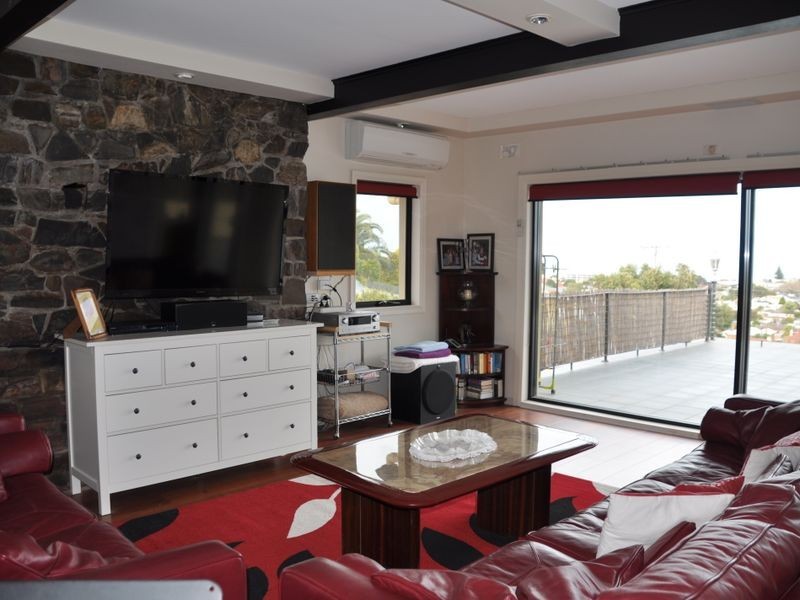 17 Lawson Street, Victor Harbor SA 5211