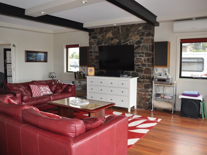 17 Lawson Street, Victor Harbor SA 5211