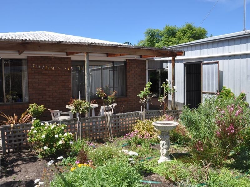 5 Leworthy Street, Victor Harbor SA 5211