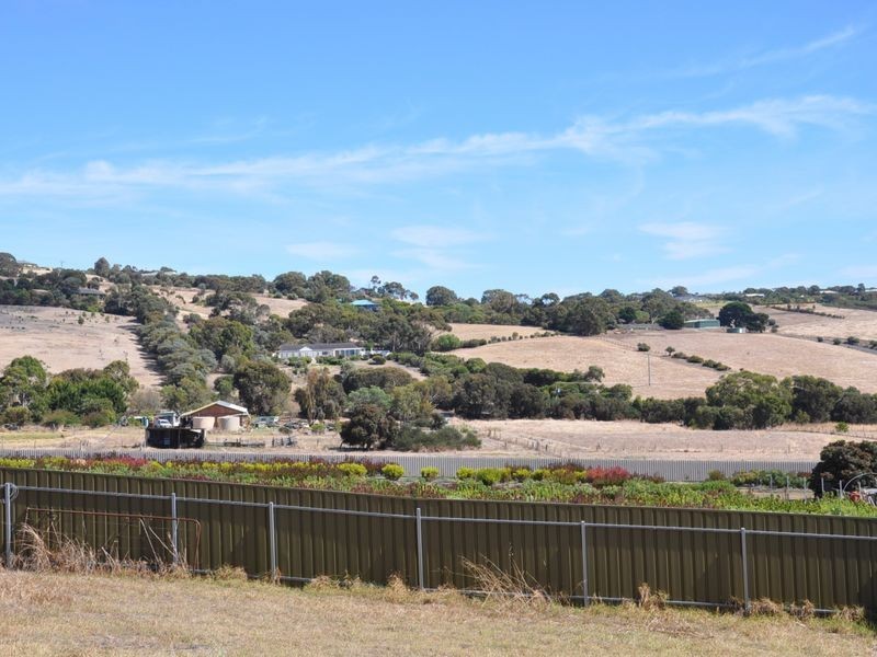 23 White Crescent, Encounter Bay SA 5211
