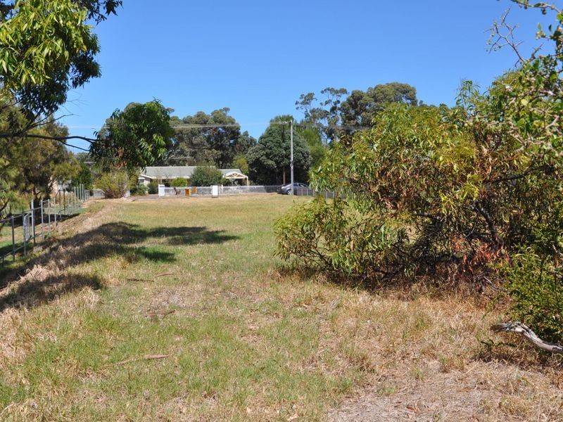 25 Russell Street, Encounter Bay SA 5211