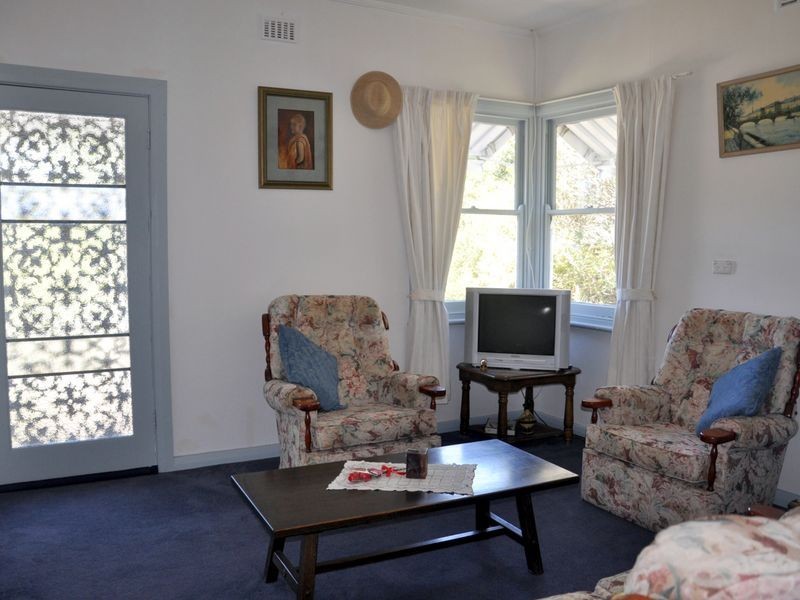 7 Hillview Road, Victor Harbor SA 5211