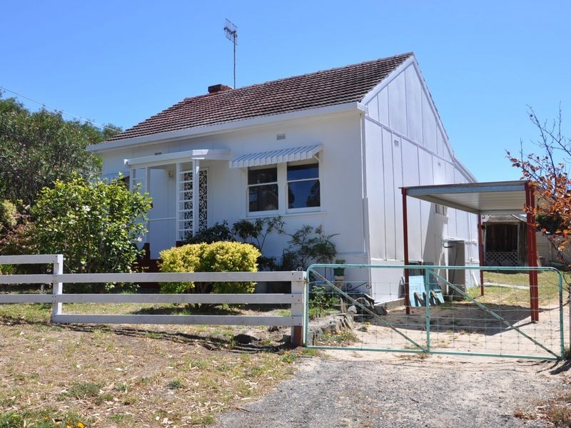 7 Hillview Road, Victor Harbor SA 5211