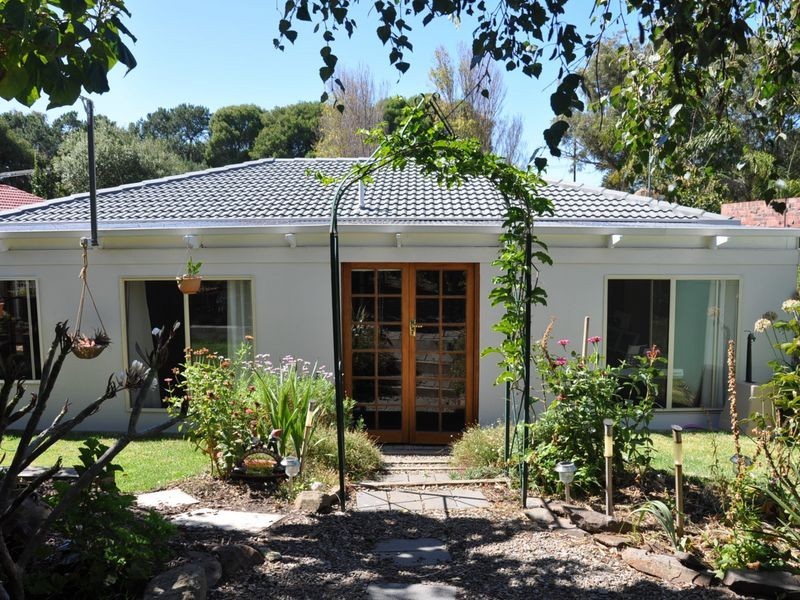 5 Lord Hobart Crescent, Encounter Bay SA 5211