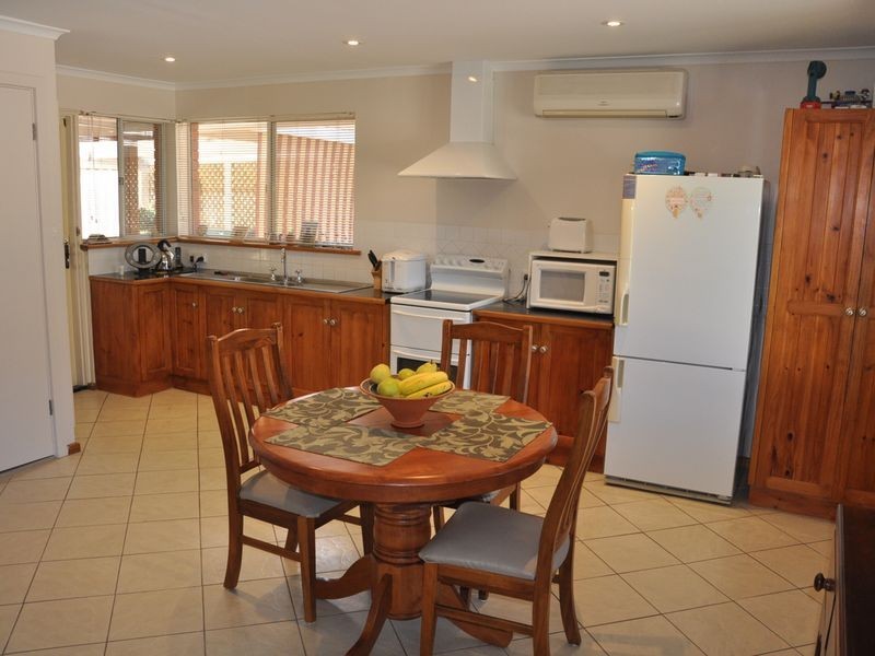 5 Lord Hobart Crescent, Encounter Bay SA 5211