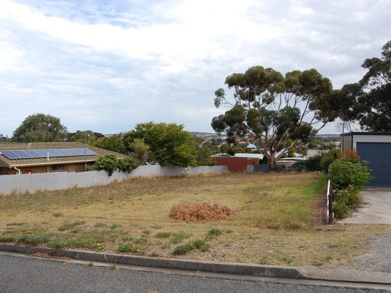 17 Warland Avenue, Victor Harbor SA 5211