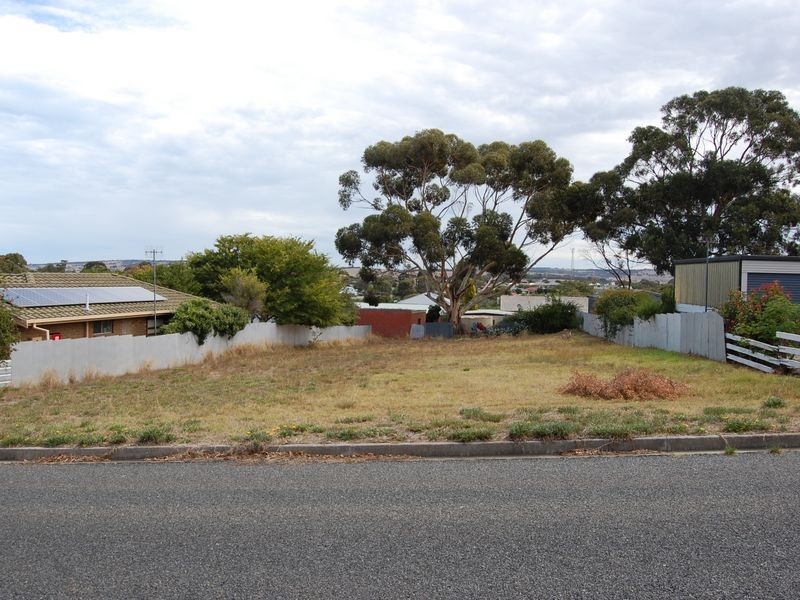 17 Warland Avenue, Victor Harbor SA 5211