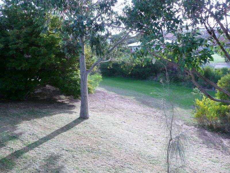 19 Ridge Avenue, Encounter Bay SA 5211