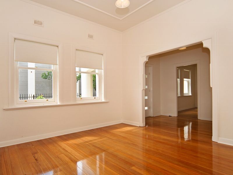 29 Acraman Street, Victor Harbor SA 5211