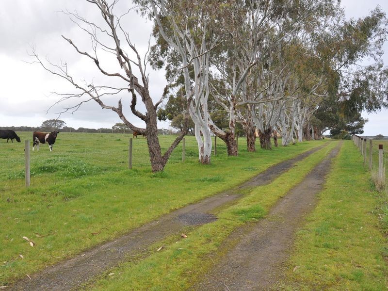 221 Blockers Road, Waitpinga SA 5211
