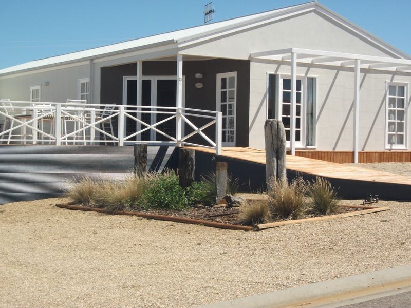 13 Minnamoora Crt, Encounter Bay SA 5211