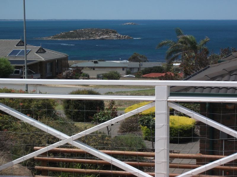 13 Minnamoora Crt, Encounter Bay SA 5211