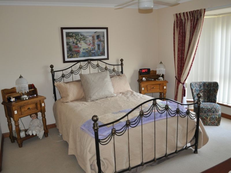 1 Yates Avenue, Hayborough SA 5211