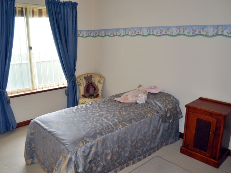 1 Yates Avenue, Hayborough SA 5211