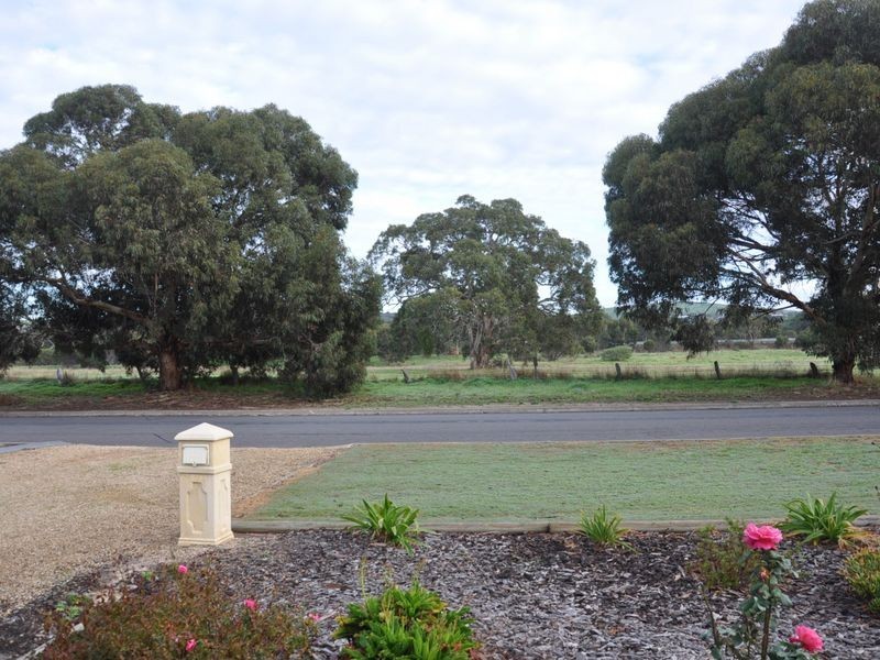 166 Canterbury Road, Victor Harbor SA 5211