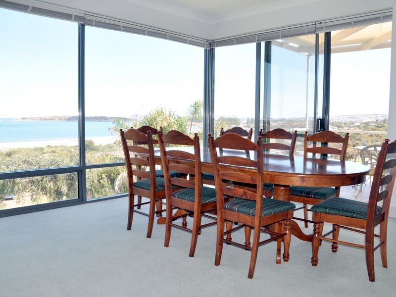 2/27 The Crescent, Mccracken SA 5211