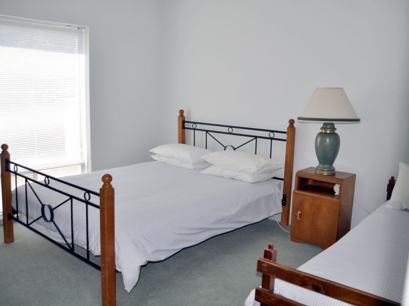 2/27 The Crescent, Mccracken SA 5211