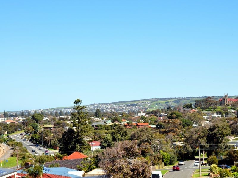 2/27 The Crescent, Mccracken SA 5211