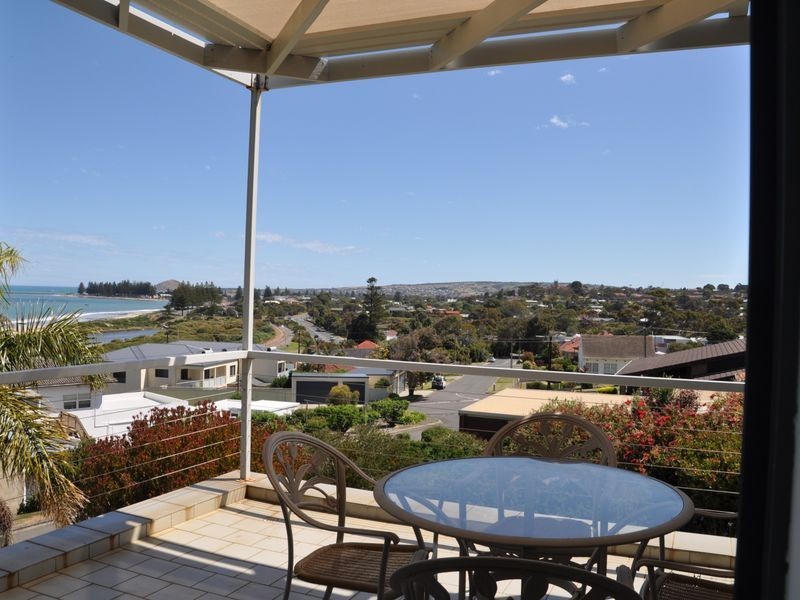 2/27 The Crescent, Mccracken SA 5211