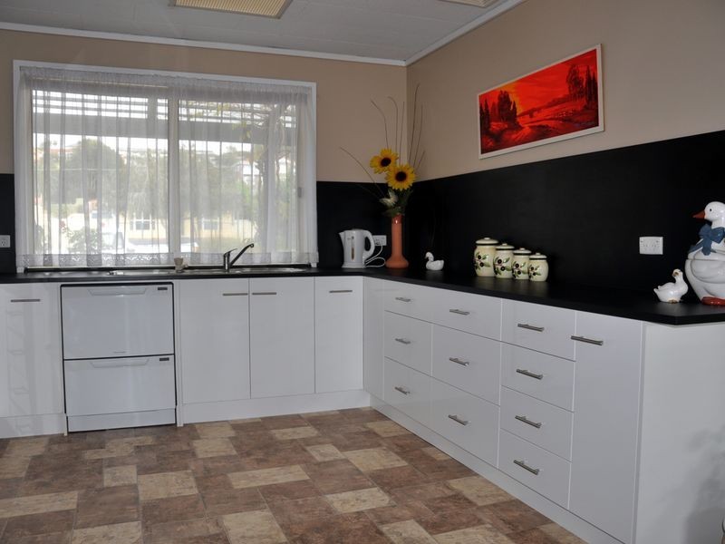 10 Higgins Street, Encounter Bay SA 5211