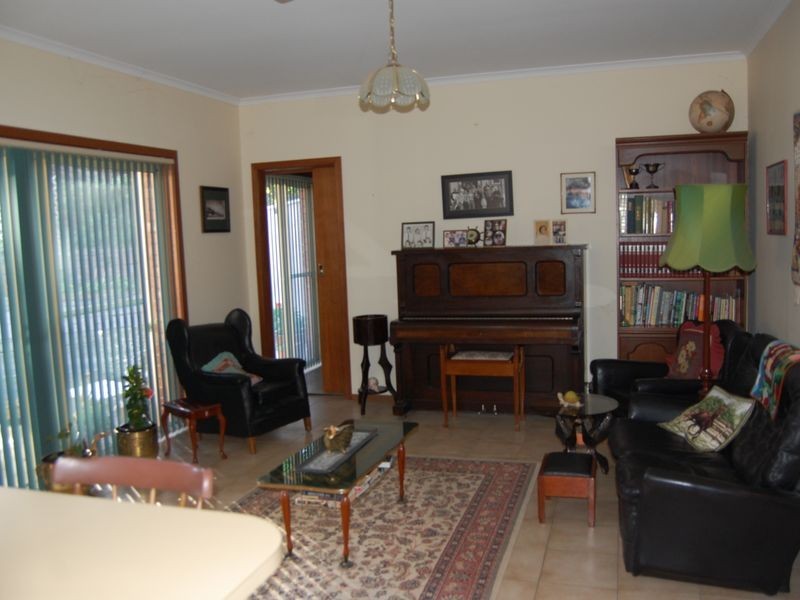 6 Wattle Drive, Mccracken SA 5211