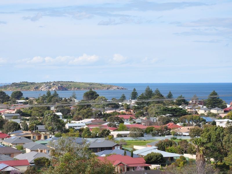 13 Clive Avenue, Encounter Bay SA 5211